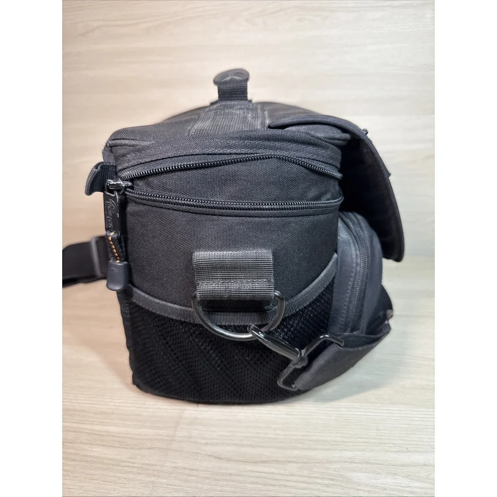 Lowepro‎ Nova 4 AW Camera Bag - Black Pre Owned Customizable Zip Clip Crossbody